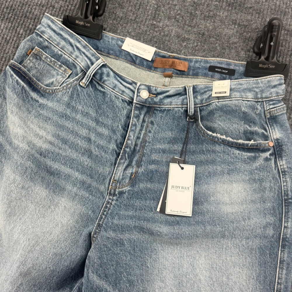 Judy Blue Wide Crop Jeans Womens 20W Med Blue NEW Rigid Front Distressed JB88963